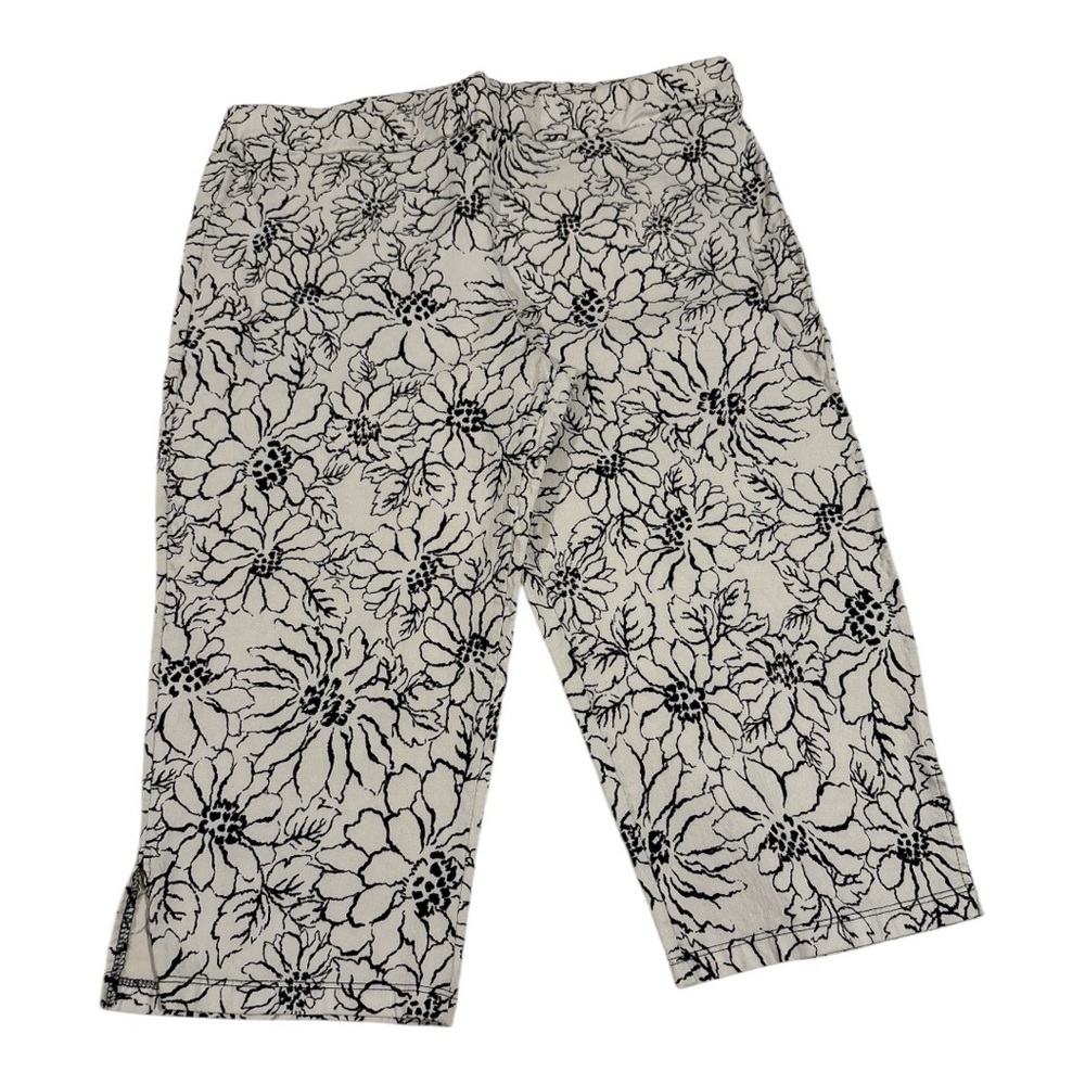 Espresso black & white floral print capri pants. Size 2x II
